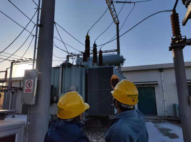 國網萊州市供電公司全力應對寒潮天氣，保障群眾溫暖度冬