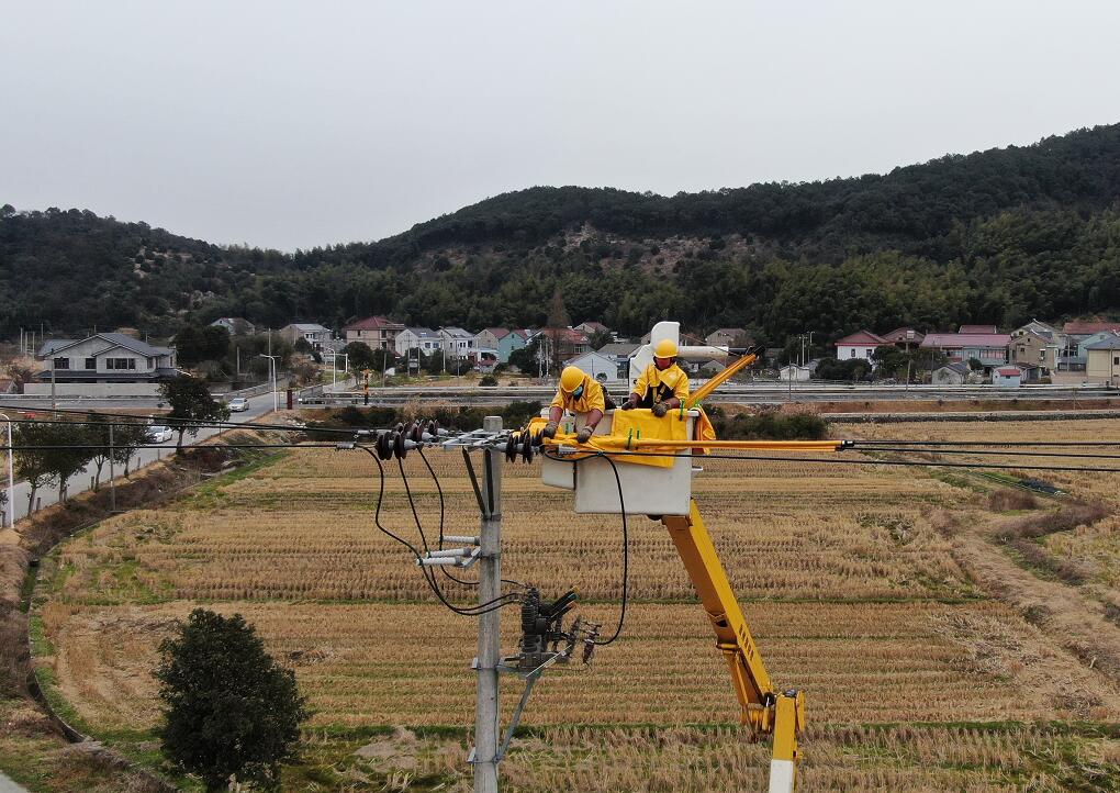 國網余姚市供電公司：寒潮中配網改造，發電車保障居民溫暖度冬