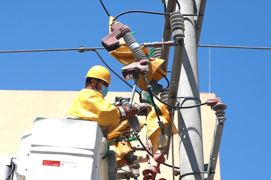 國網山東壽光供電：帶電消缺除隱患 能帶不停保供電