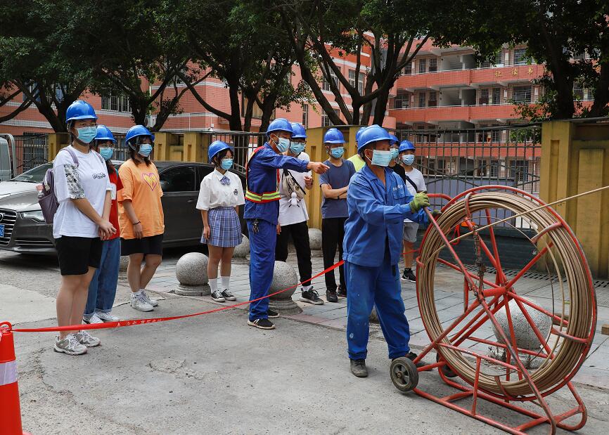 國網南充市高坪供電公司：播灑感恩 勵志奉獻