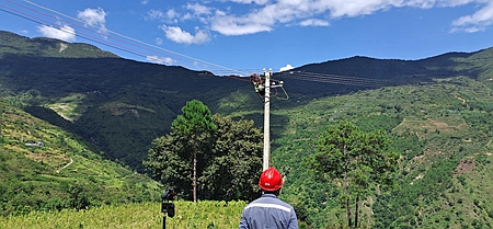 鳳慶供電局新華供電所供電火力全開，助力當地烤煙產業 穩定發展