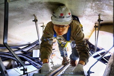 第十三屆“全國電力行業技術能手”金鵬：匠心點亮青春