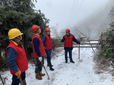 國網東安供電公司不畏寒潮 低溫雨雪保供電