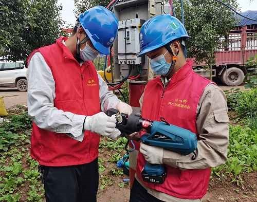 國網會理市供電公司緊急搶修2小時 為方艙醫院保電護航