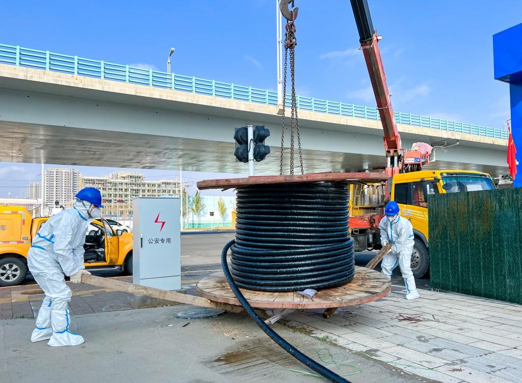 呼和浩特供電公司為首府戰疫 提供電力速度 建設信達國貿方艙醫院