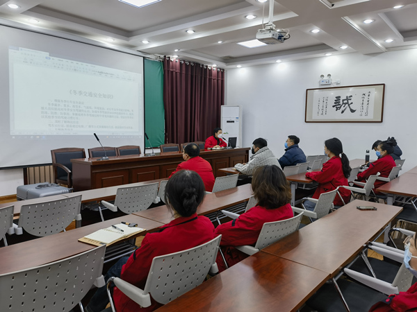 烏海市千里山供電公司開展冬季交通安全培訓