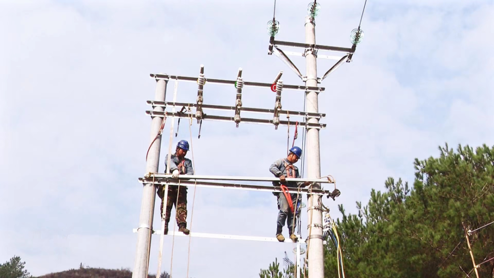 廣東南雄供電局加快推進農村電網升級改造 讓群眾用上放心電