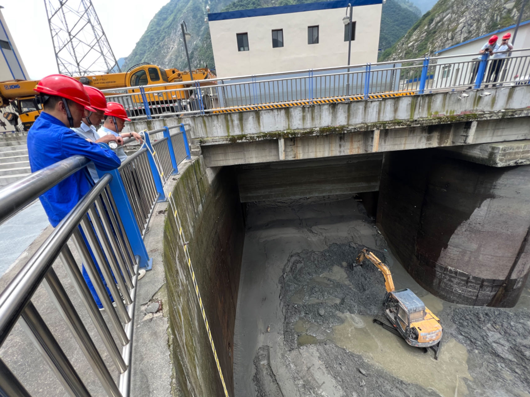 中國華能：聞“汛”而動 迎戰暴雨保供電