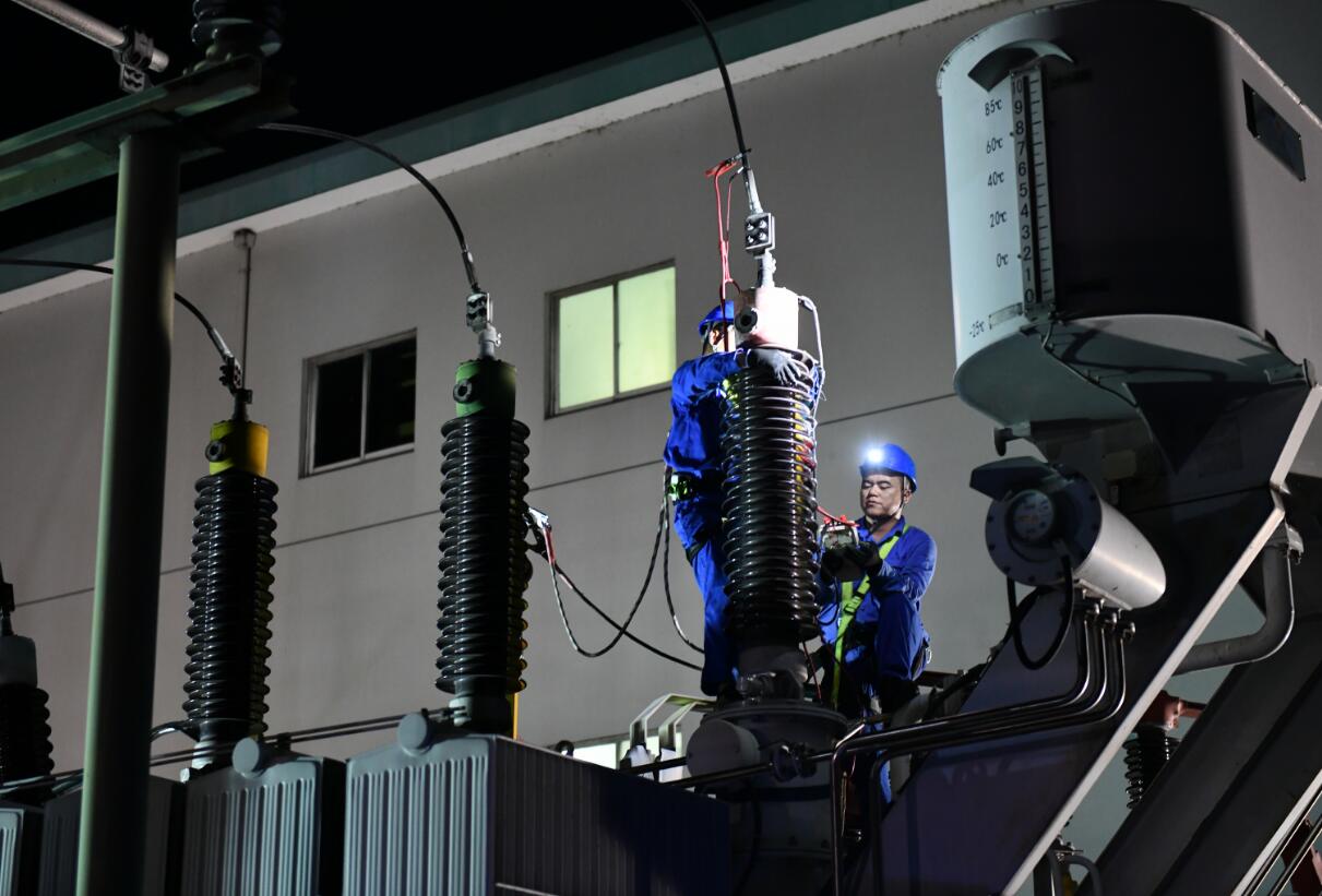 國網余姚市供電公司鏖戰酷暑 徹夜消缺護清涼