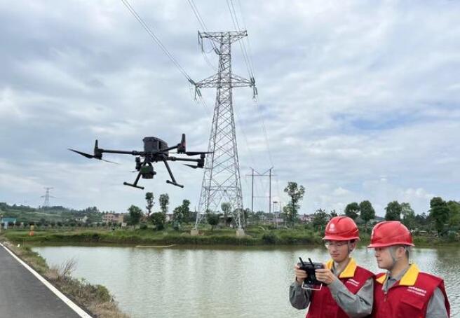 國網邵陽供電公司“人機聯合”立體巡檢 護航電網迎峰度冬