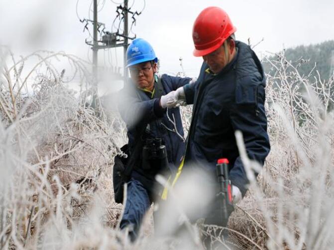 貴州印江供電局以“動”制“凍” 迎戰寒潮