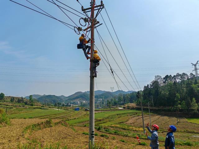 貴州興仁供電局提前規劃農網升級改造 保障五一期間高峰用電輸出