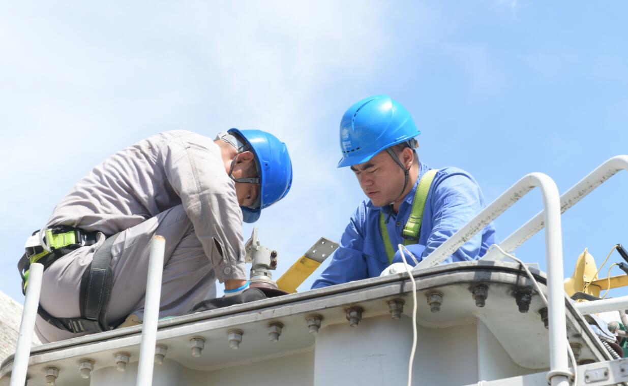 國網余姚市供電公司：消缺排患戰高溫 迎峰度夏保電穩