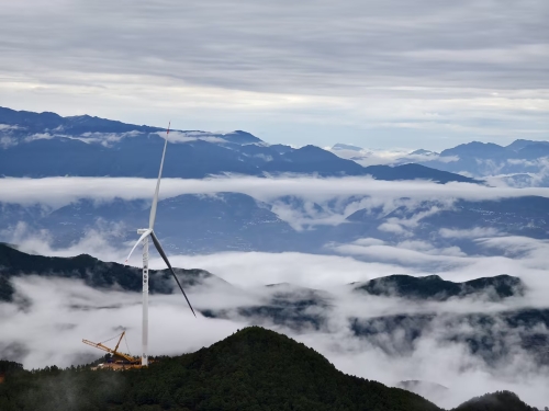 云南會澤金鐘風電場二期項目首批機組成功并網發電