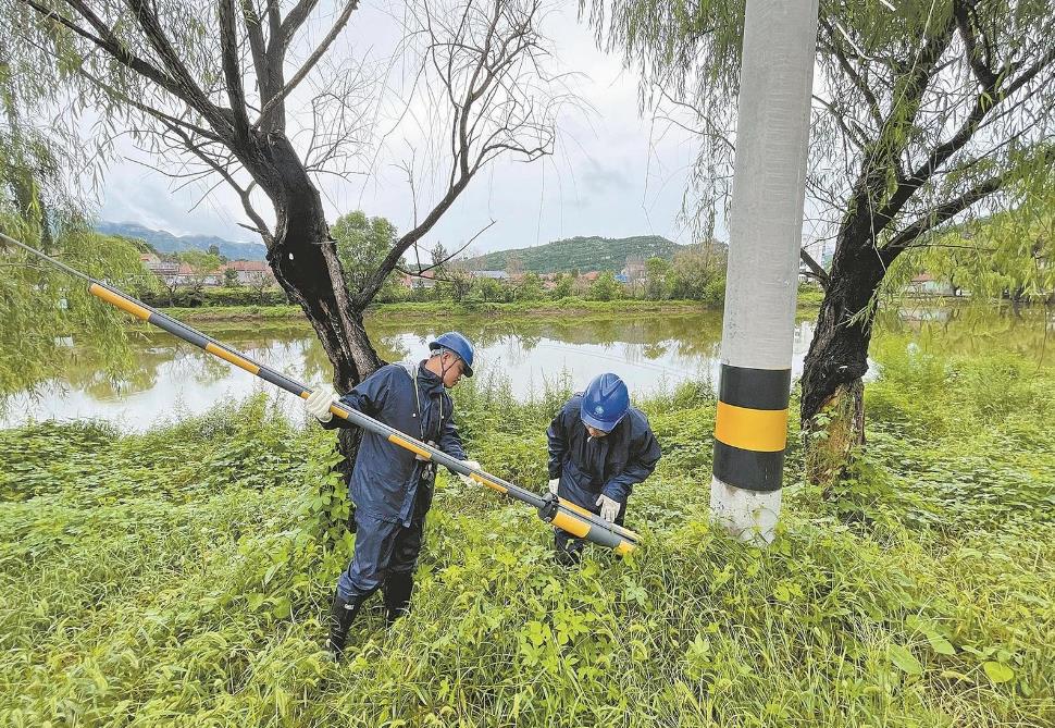 山東應(yīng)對(duì)強(qiáng)降雨 加強(qiáng)電網(wǎng)運(yùn)行監(jiān)控