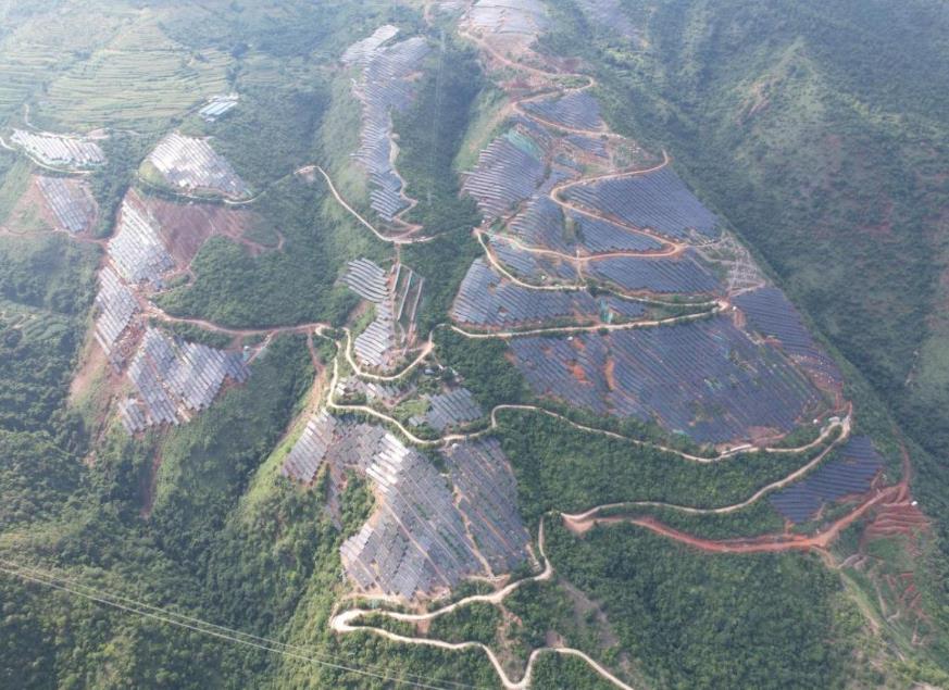 國家電投橫山50兆瓦光伏發電項目(二期)工程并網發電